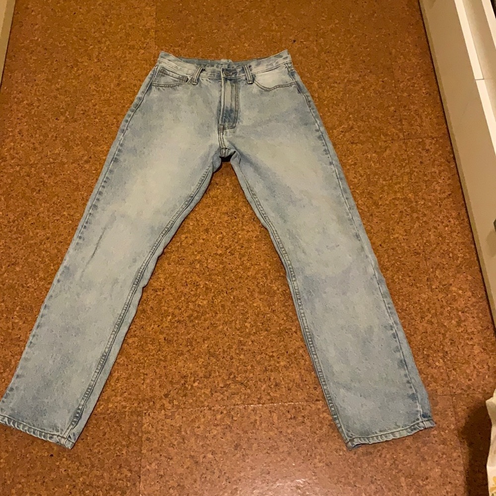 Light washed mom jeans